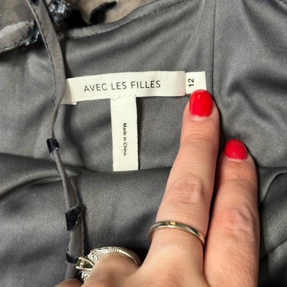 NWT Avec Les Filles Women Gray Floral Velvet Sheer Halter Cocktail Dress Size 12 - Picture 7 of 8